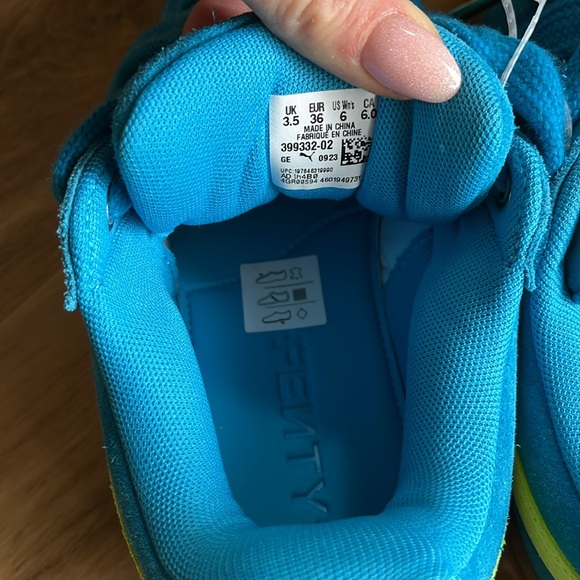 Fendy Puma Creeper Phatty By Rhianna NWOT Women’s Size 6 Blue Neon Green - Picture 11 of 13